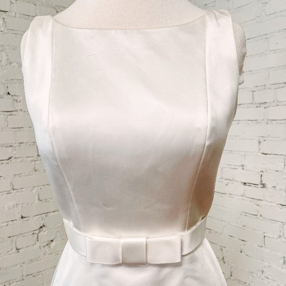 Custom Bow Front Wedding Gown with Covered Buttons - Picture 1 of 4